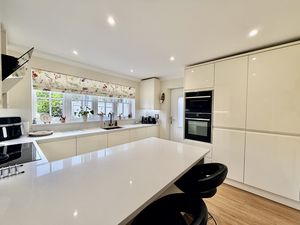 Photo 8- click for photo gallery